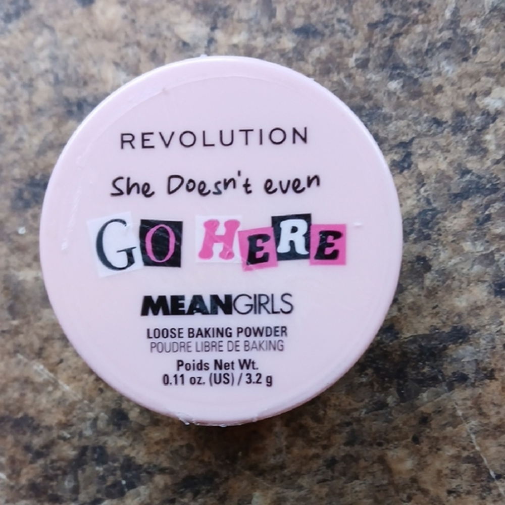 Revolution Mean Girls Loose Baking Powder - Pink